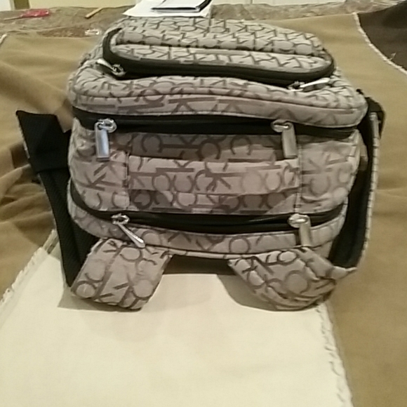 Back pack - Picture 3 of 3